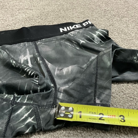 Nike Pro Black and Gray 3” Size Small - Picture 9 of 9
